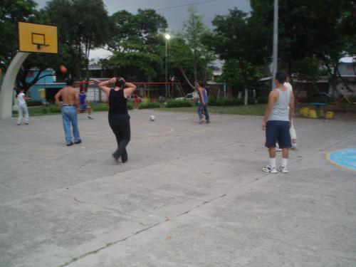 Fotboll utan regn i Parque Roble
