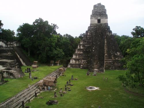 Tempel I, Plaza Central